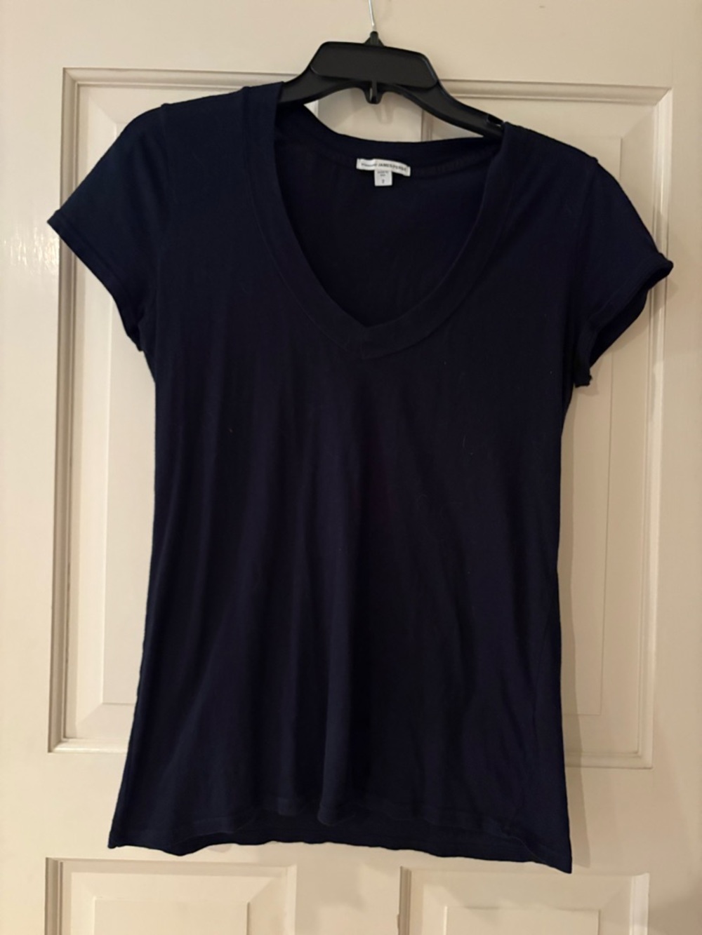 James Perse Black Women’s  V neck Tee with white  Floral Back Print. Size 2